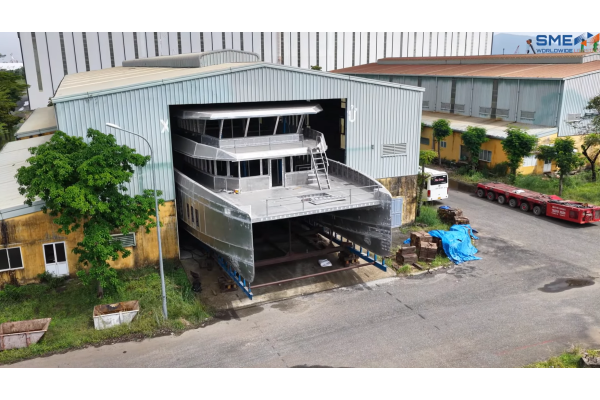 SITEMOVE & LOADOUT ARCHIPELAGO YACHT